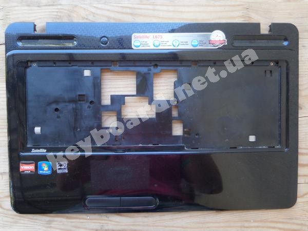 Верхня частина Toshiba Satellite L675